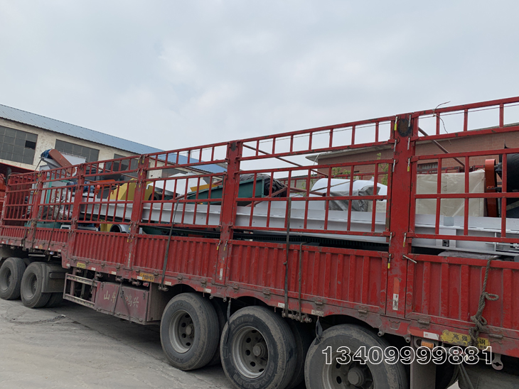 木屑顆粒機生產線裝車完畢