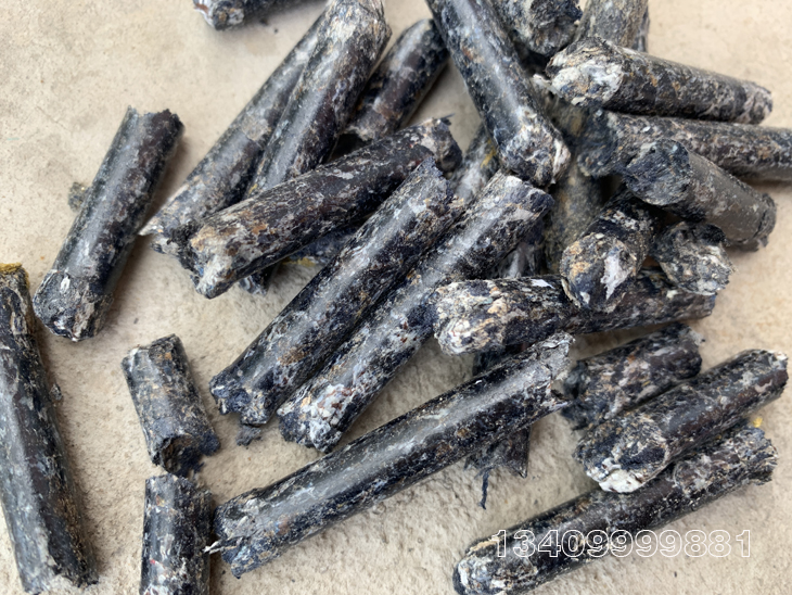 圓柱狀衣服邊角料壓塊成型