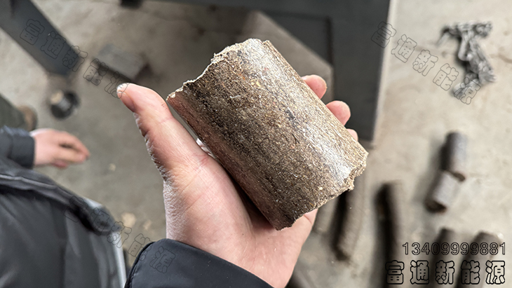 直徑7厘米的木屑燃料棒製棒機生產非常使用壁爐生產